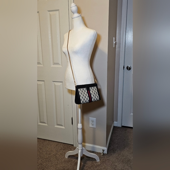 Authentic GUCCI Monogram GG Navy Sherry Line Crossbody Bag - Picture 7 of 9